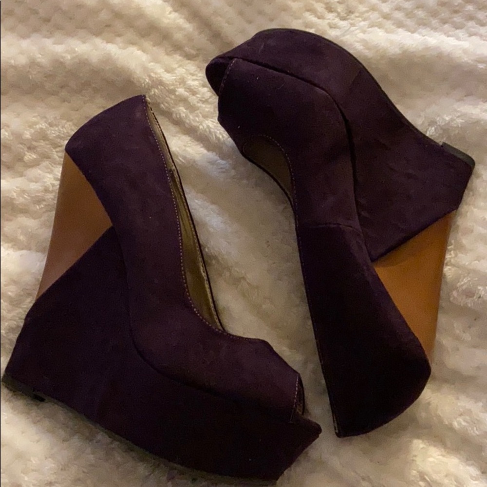 Shoes - Picture 2 of 4